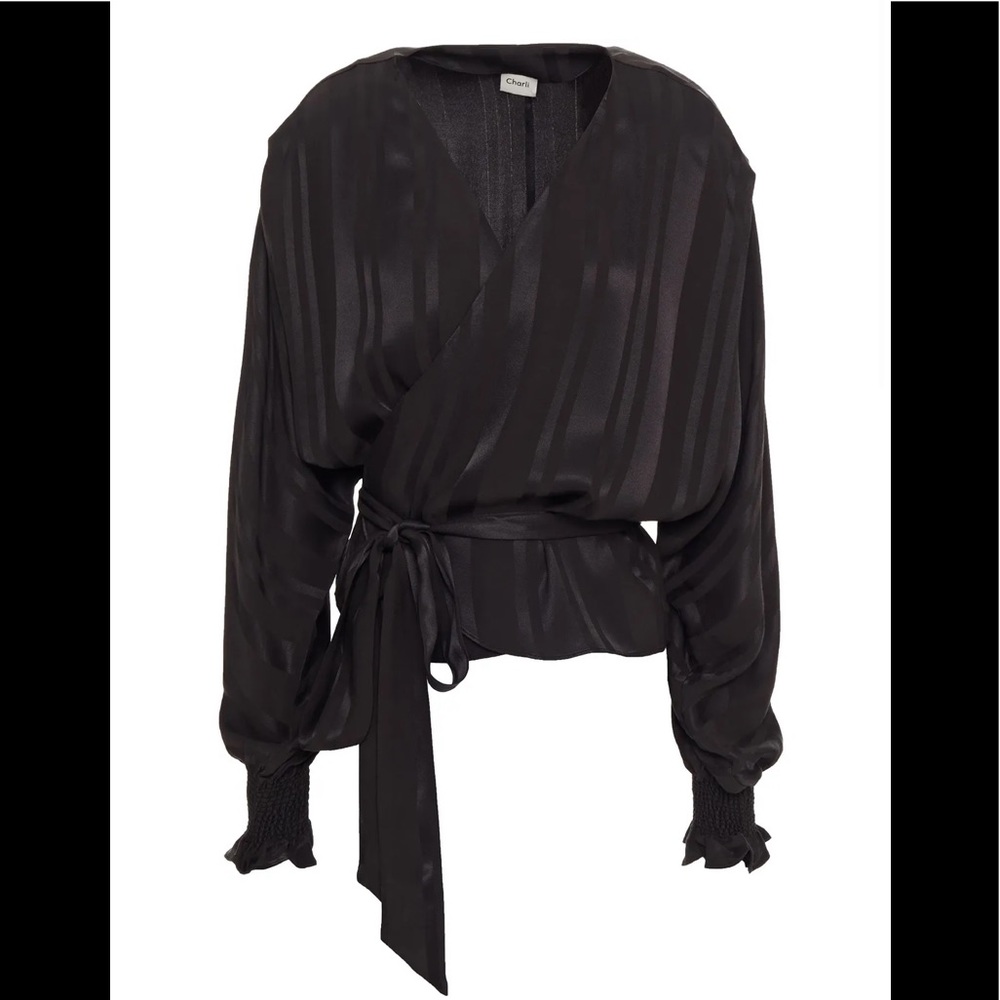 ⭐️New⭐️Charli Wrap Blouse